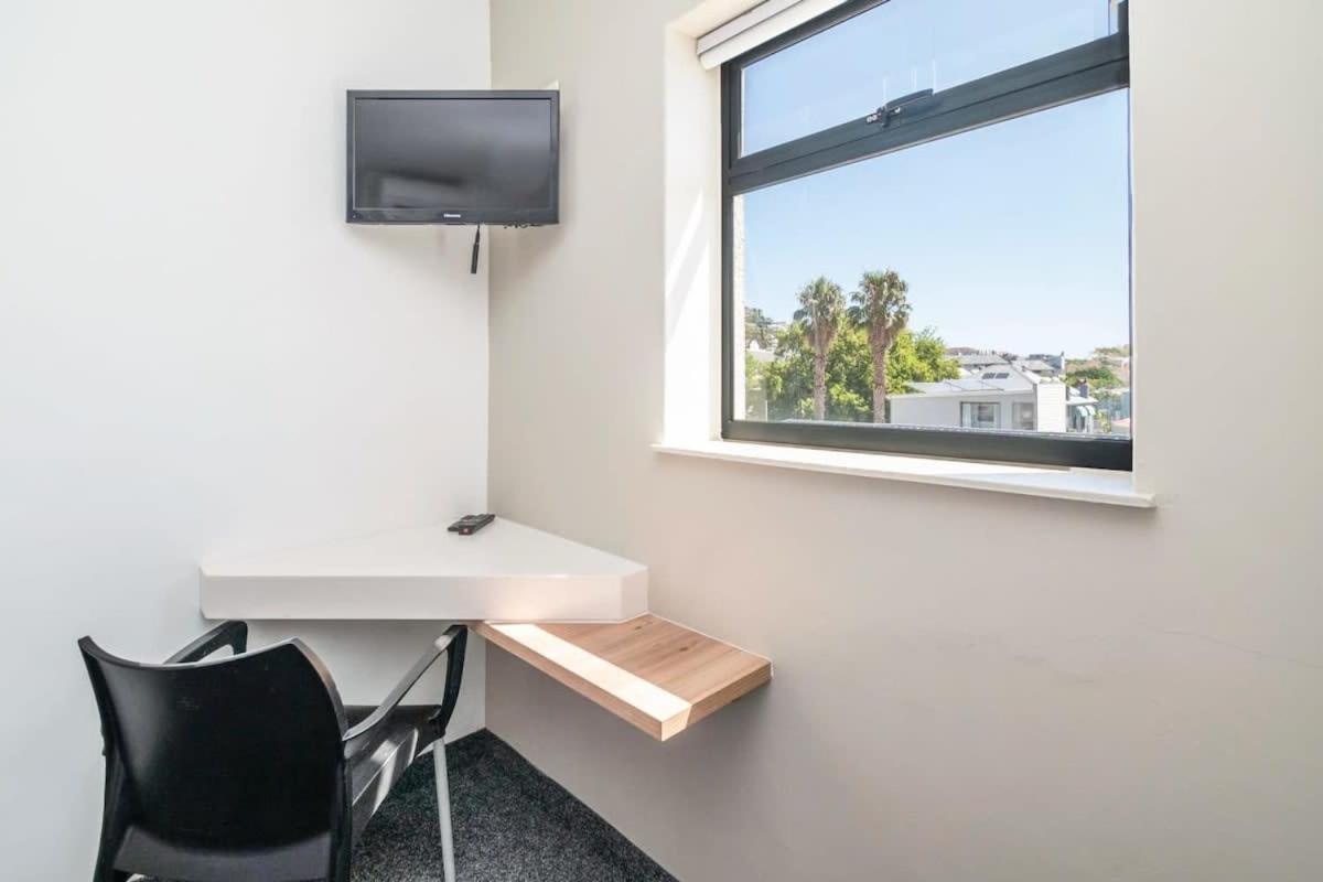 Metropole Point - 2nd Floor Apartment Cape Town